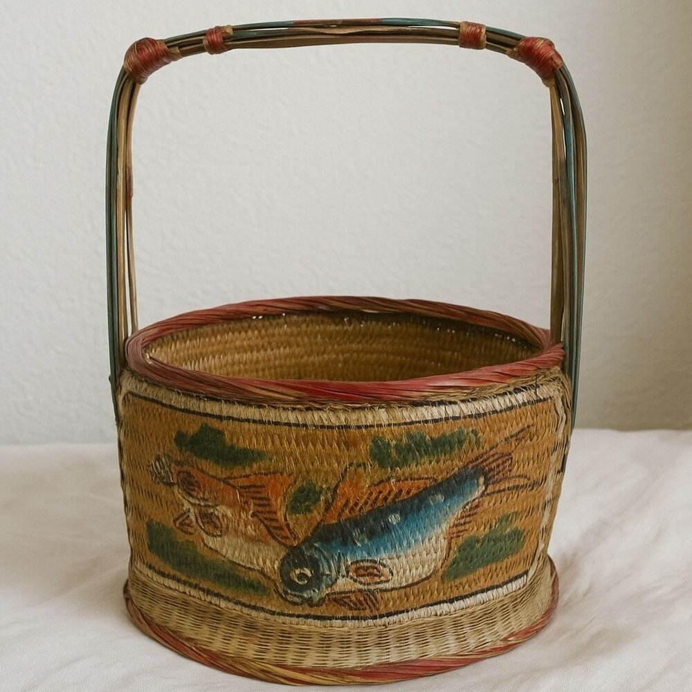 Vtg Asian Woven Rattan Wedding Basket‎ Hand Painted Fish Koi Goldfish Floral 14"